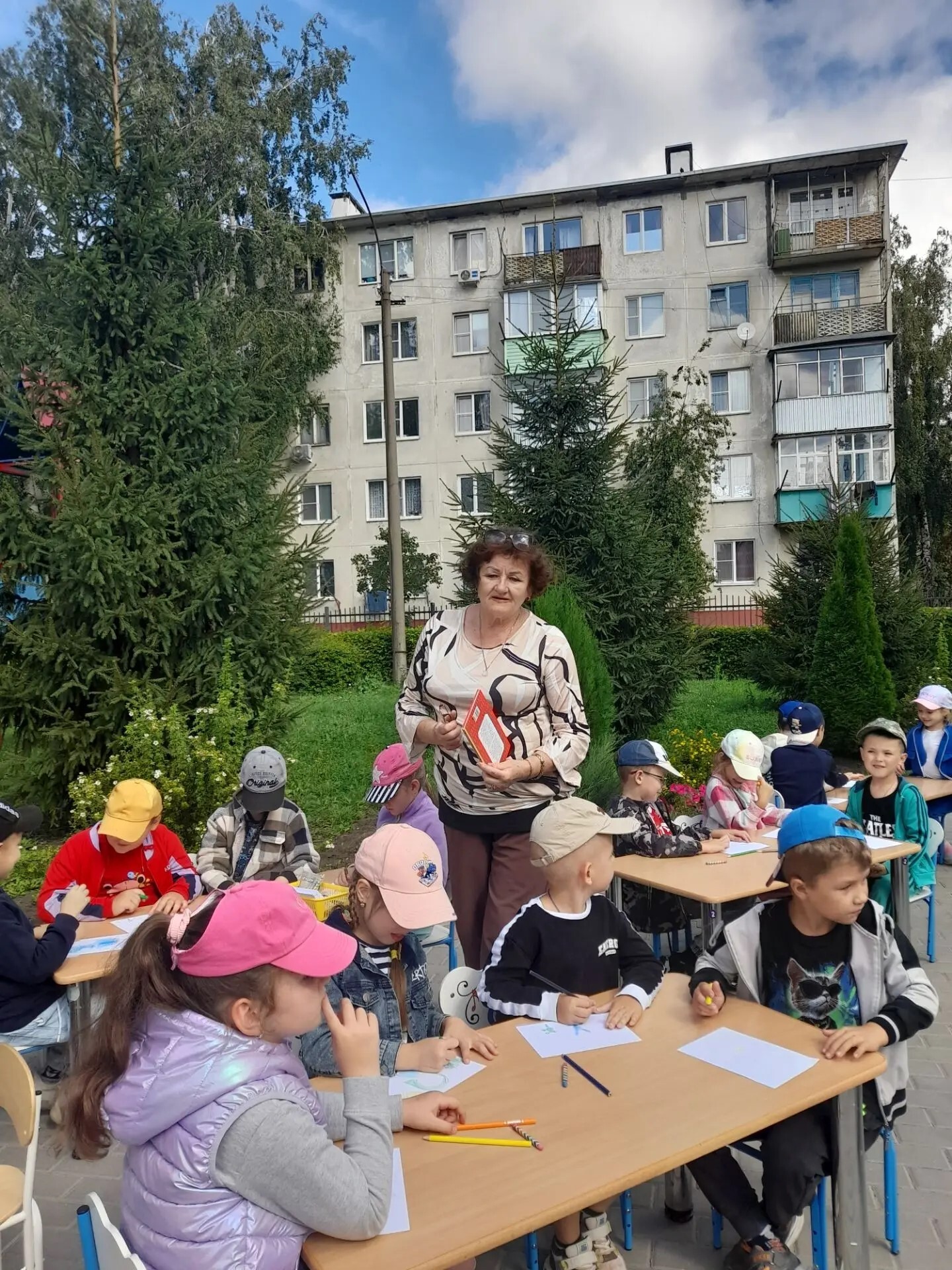 Литературный час «Знакомство с новой книгой»